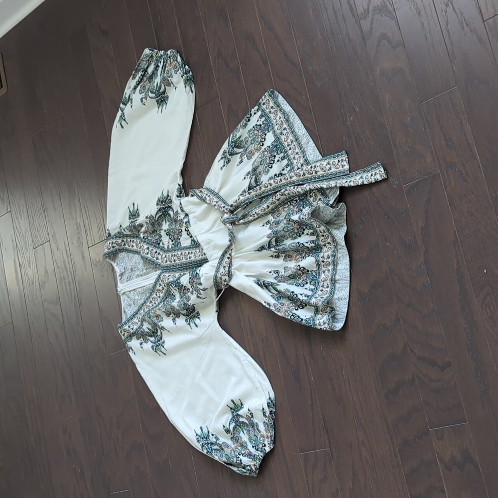 Venus Ivory Paisley Romper Size 2